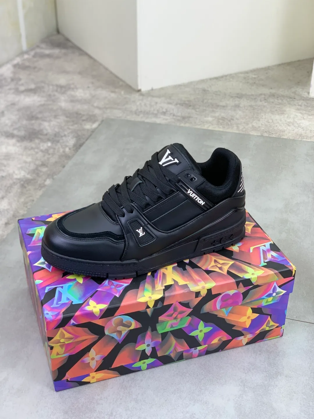 Men's men's shoes 💰P560 new style 💶【LOUIS VUITTON) (original order) new style 🍀LV Louis Vuitton *——LV classic trendy shoes! Made of imported original cowhide and water-dyed cowhide lining. The latest original wear-resistant rubber combination outsole! High quality products! Multiple colors available, code number: 38-46